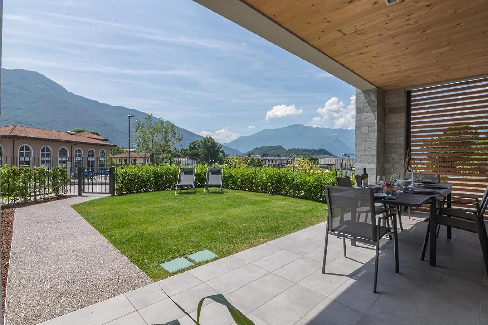 Lago Dorato Luxury Apartments & Villa - Lake Como View Colico 0*,  İtalya