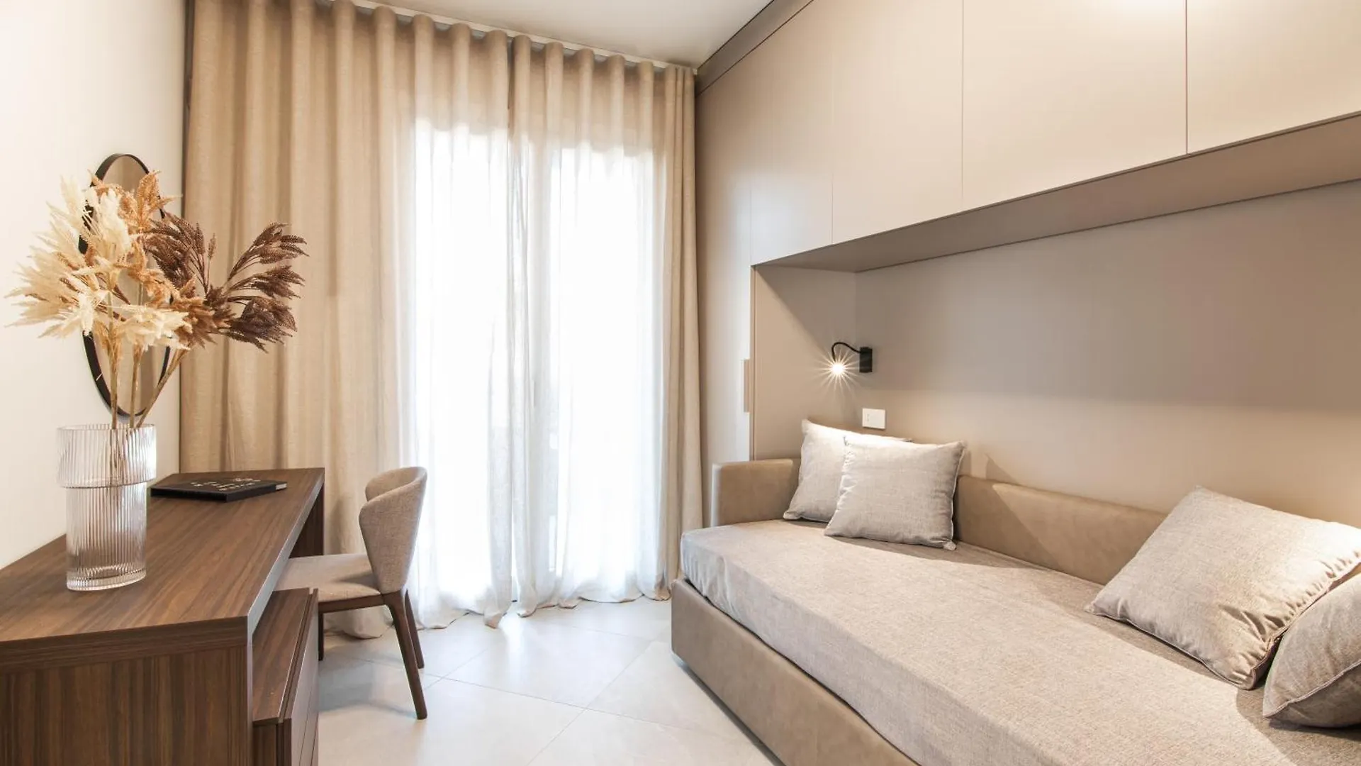 Lago Dorato Luxury Apartments & Villa - Lake Como View Colico Apart Otel