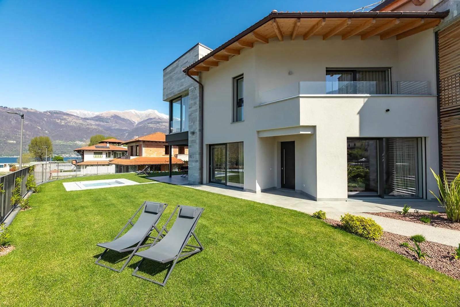 Lago Dorato Luxury Apartments & Villa - Lake Como View Colico Apart Otel