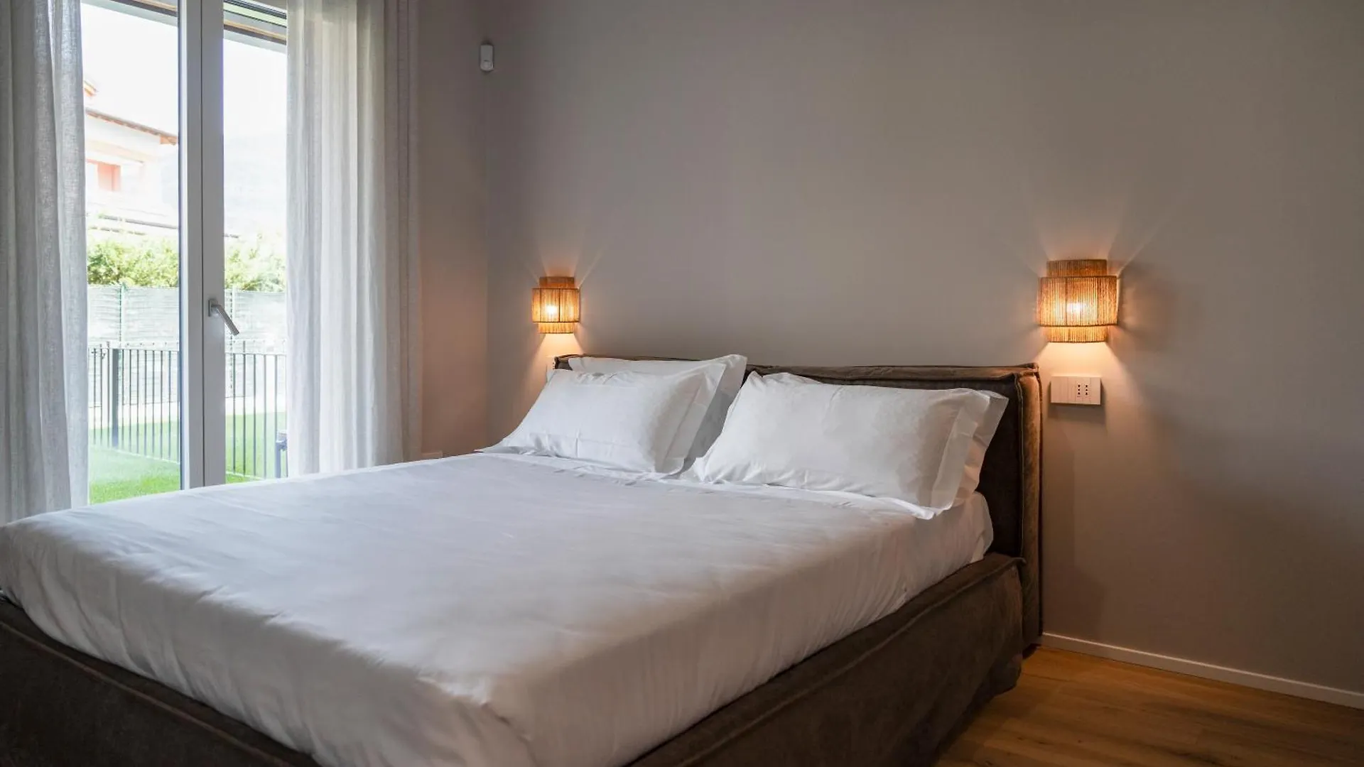 Lago Dorato Luxury Apartments & Villa - Lake Como View Colico Apart Otel